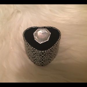 Mother of pearl doublet ring